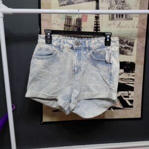 NWT Dari Denim Shorts size 8 fits like 6